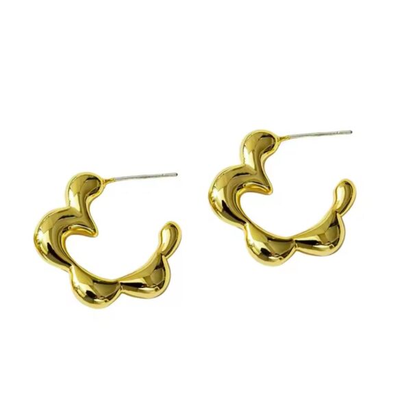 Aeoss Anti Tarnish Geometric Flower Minimal Hoops | Stainless Steel Anti Tarnish Waterproof Sweatproof Earrings | Gifts for Women and Girls