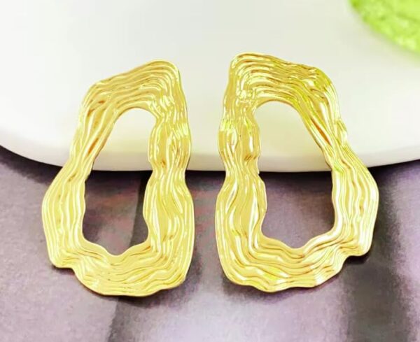Aeoss Golden Statement Round Earpiece for Women | Big Earrings | Party Jewelry | Gifts (Hammered Gold) - Image 7