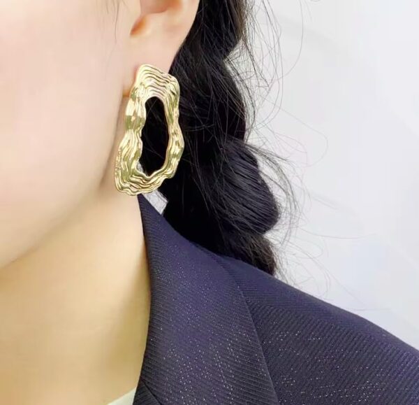 Aeoss Golden Statement Round Earpiece for Women | Big Earrings | Party Jewelry | Gifts (Hammered Gold) - Image 8