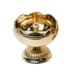 CARTOL Traditional Brass Tomato Shape Diya – Unique Oil Lamp for Puja, Aarti, Mandir Décor, Diwali Lighting, Spiritual Rituals, and Festive Home Temple Use (Golden, S)